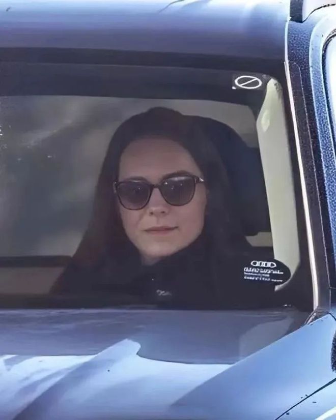 王室终于还是把凯特弄丢了亮相的凯特漏洞百出网友直呼:用点心(图2)