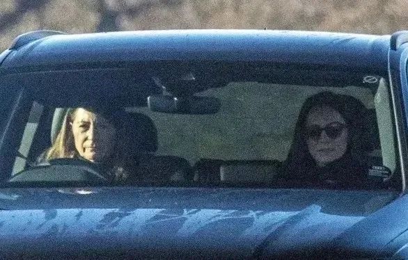 王室终于还是把凯特弄丢了亮相的凯特漏洞百出网友直呼:用点心(图5)