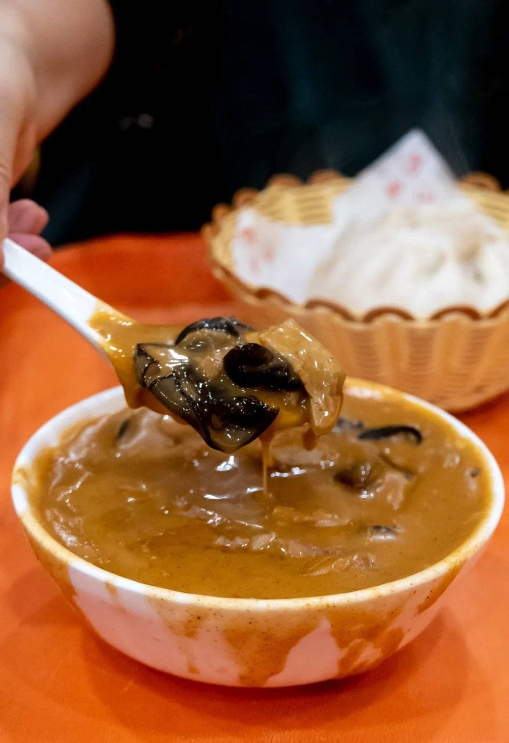 碳水炸弹配肉汤“小麦第一省”的早餐有多能喝？(图1)