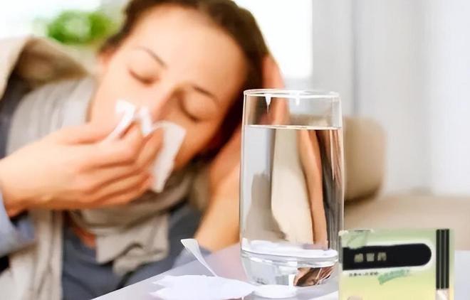 一感冒就吃抗生素?注意:感冒千万别再乱吃这几种药无效还有害(图7)