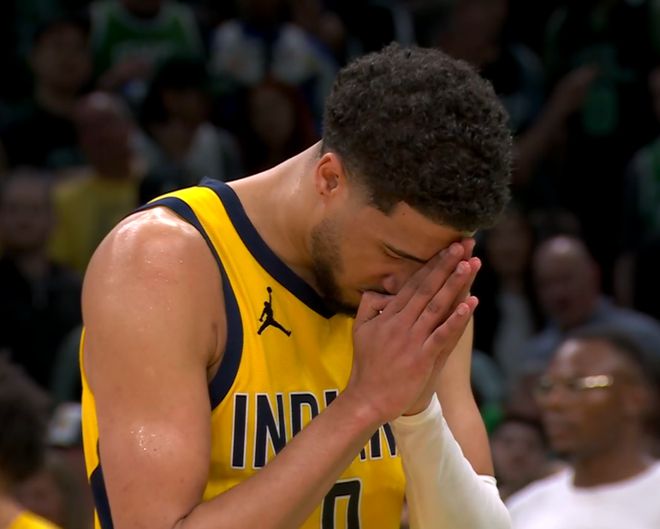 2分钟7次犯错哈利伯顿2次大失误!长点心吧哥们不卧底早赢了(图2)