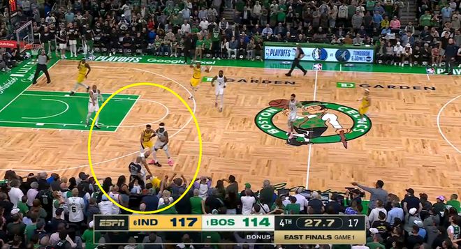 2分钟7次犯错哈利伯顿2次大失误!长点心吧哥们不卧底早赢了(图3)