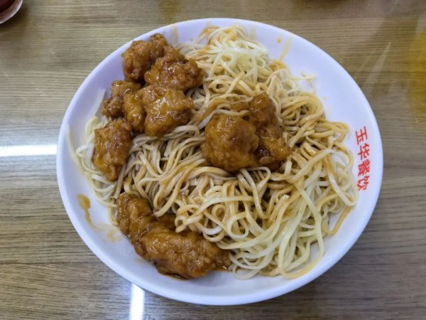 上海今夏的第一口冷面来了!这里排队十几米!冷面居然曾被禁售?原因→(图9)