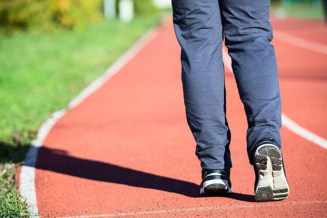 身体好不好看鞋就知道?提醒:鞋底若是这4种情况多长点心(图5)