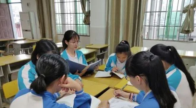 公立学校上点心多点机会就没私立学校什么事了所以别骂了(图7)