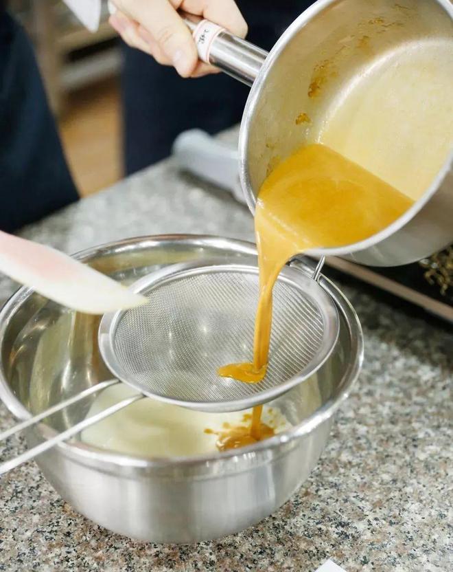 大师力作我有一个关于焦糖牛奶巧克力杯子甜点的秘密！(图2)