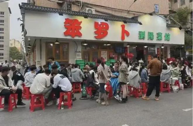 广州文和友陷撤店传闻墨茉点心局大范围闭店网红餐饮退守长沙(图6)