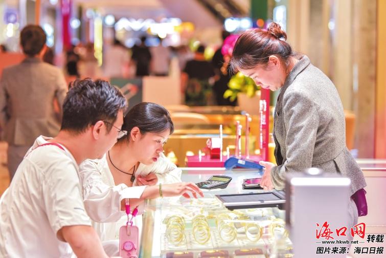 在椰城当“七夕”遇上周末——“浪漫经济”点燃消费热情(图2)