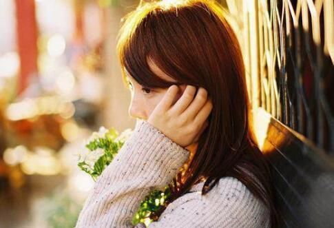 女人容易动心的这4个时刻只要你用点心主动就会有戏！(图2)