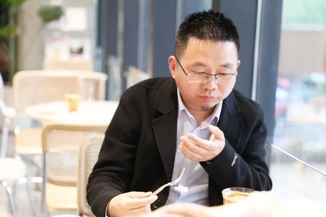 从“锋味”女甜点师到杭州TOP店主理人把中式荔浦芋头做成了爆款。(图7)