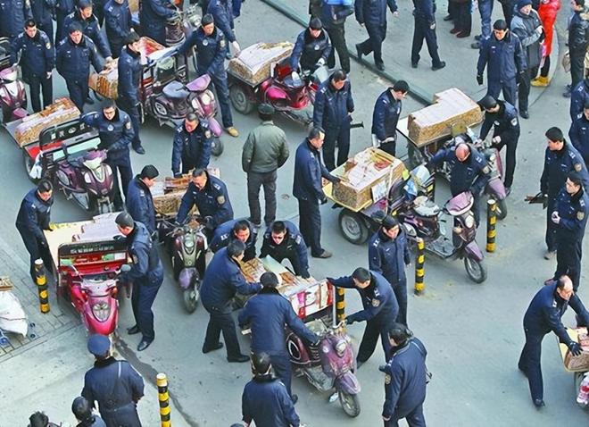 一刀下去“一套房”曾经风靡全国的新疆切糕为何在街头消失了(图6)