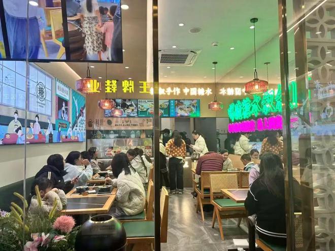 承接转型奶茶店这个糖水品牌在三四线城市救活了一批过气奶茶店(图11)