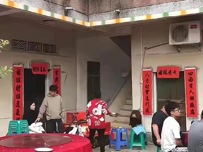 全红婵家年例曝光一桌18个菜、摆了十几围哥哥亲自掌勺迎宾客(图11)