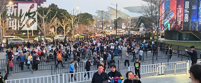 沸了！66万人为了他想来上海子女都急了！网友：真不愧是顶流(图4)