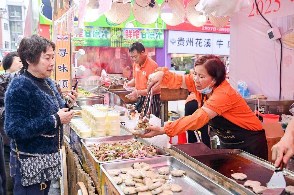 味蕾狂欢耀西关2025荔湾“永不落幕”的美食文化节开幕(图3)