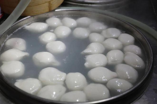 一口软糯满满团圆！四色汤圆成“爆款”(图5)