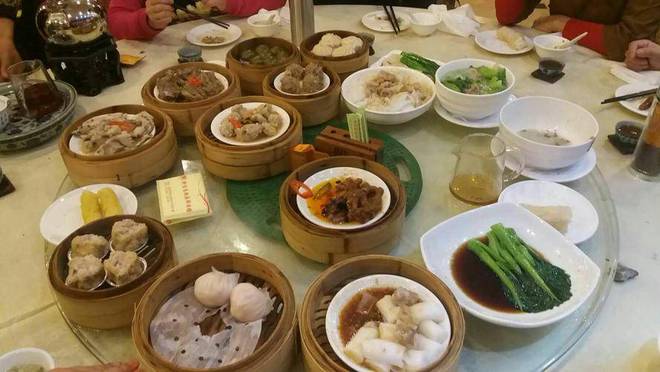 早茶时光：品味精致点心与香茗探寻城市喧嚣中的宁静与温馨(图3)