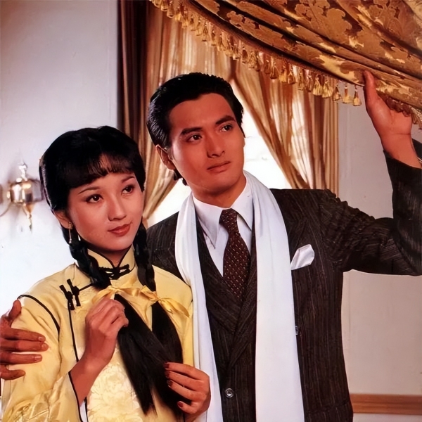 丧女的周润发：妻子抑郁了7年今生不再要孩子夫妻相濡以沫过普通生活(图2)