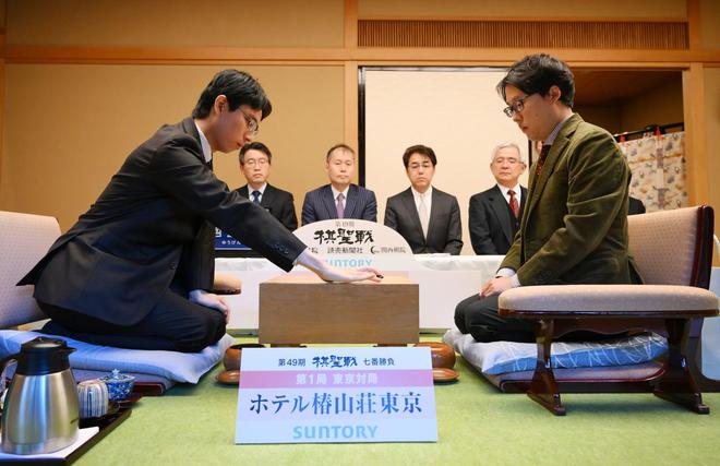 “本命之蛇”井山裕太完胜一力辽先声夺人礼仪浸润日本棋圣战(图6)