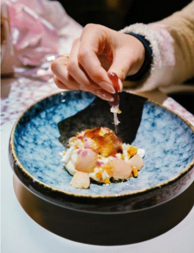 情人节餐厅推荐：新加坡最浪漫的美食约会地西餐、日料、泰餐一网打尽！(图4)