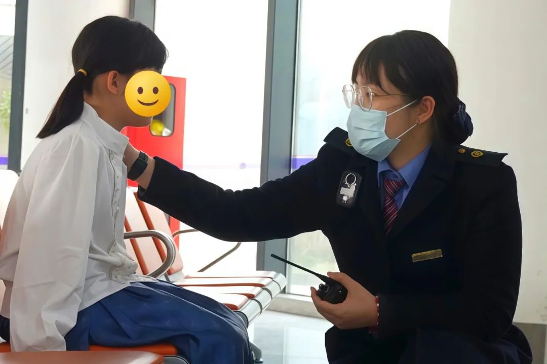 家长们长点心吧！南宁东站8天找娃30次……(图2)