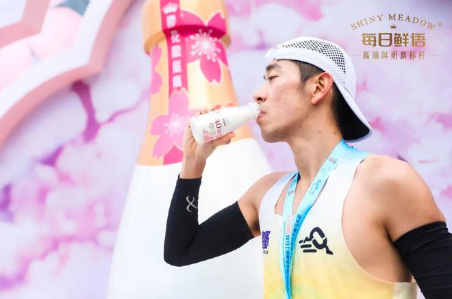 奔赴樱花季营销蒙牛每日鲜语以“粉”圈粉！(图4)