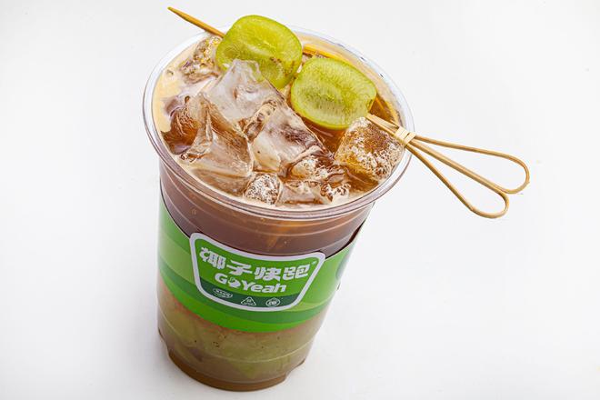 椰子快跑：椰香四溢打造茶饮新风尚(图2)