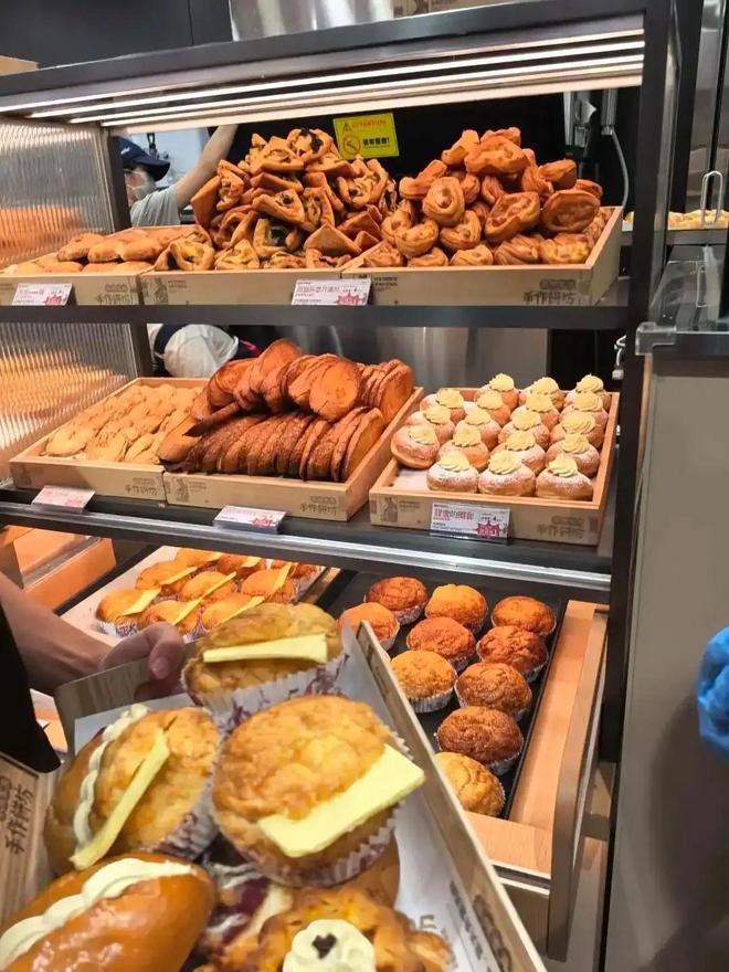 茶颜卖“烧饼”坐地铁“出”长沙？(图2)