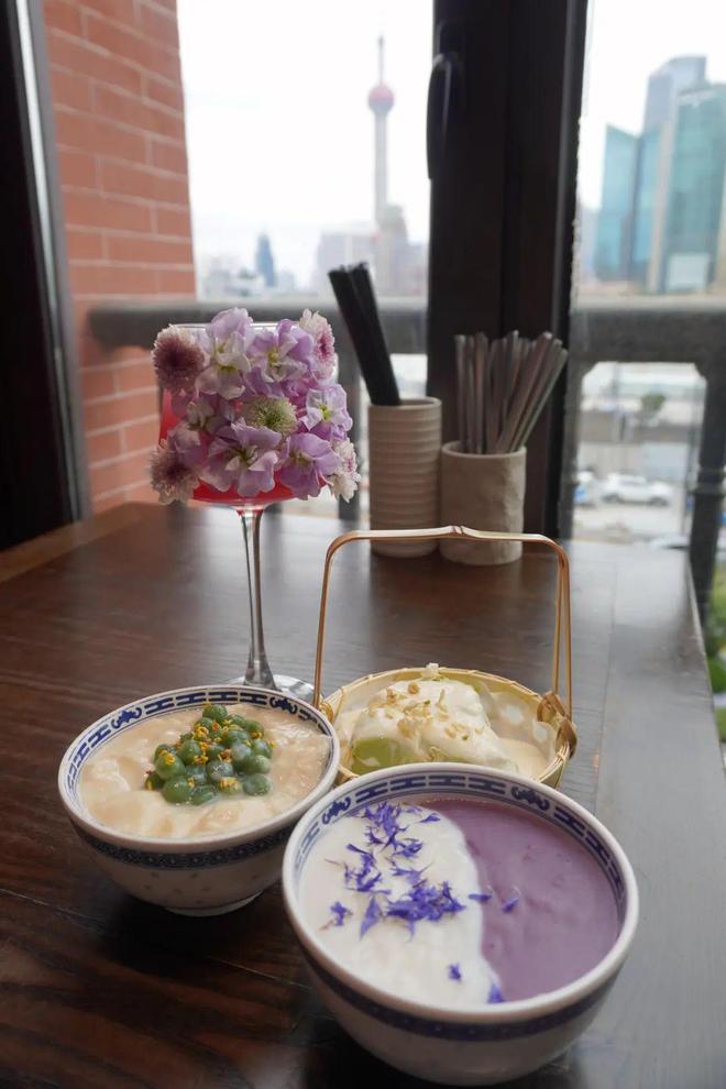 赏完花展品“花餐”这杯“繁花”不一般！(图1)