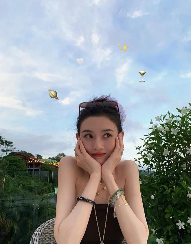 宋祖儿美拉德风锁骨杀刷屏！她的瘦肚操比饿肚子靠谱100倍(图5)