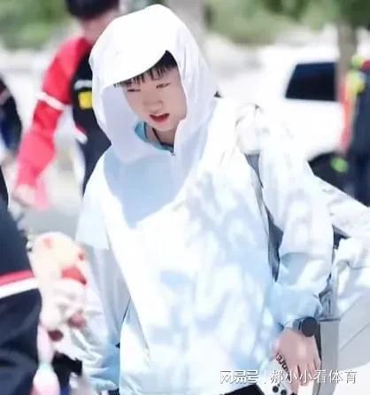 单晓娜抵达多哈住的单人间真大徐孝元发动态吐槽多哈的天气(图9)