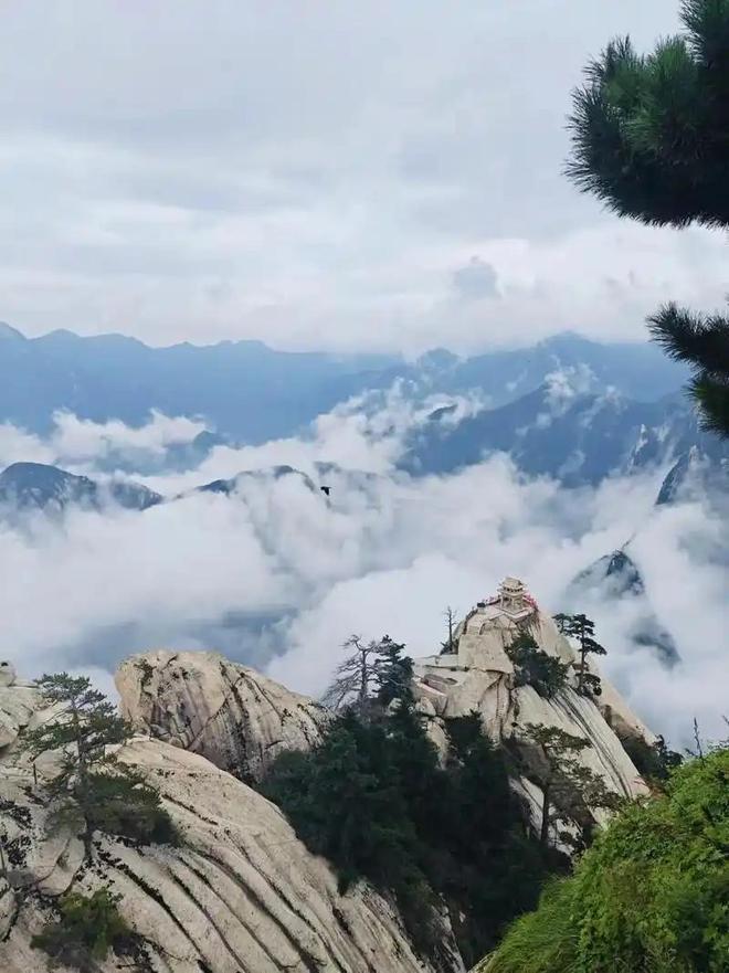 为证明中国人胆小英国博主挑战攀登华山栈道结果惨遭打脸(图7)
