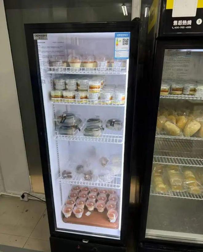 均价不到5元40元拎回两大袋!上海阿姨爷叔凌晨赶来抢生怕买不到热门款(图3)