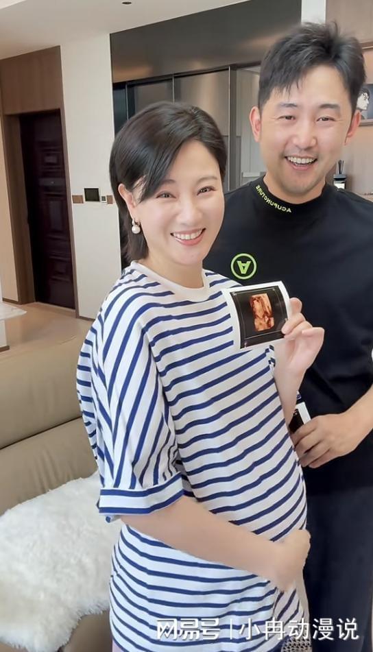 演员侯梦莎快生了!与老公毛毅海边挖蛤蜊挺超大孕肚模样大变(图8)