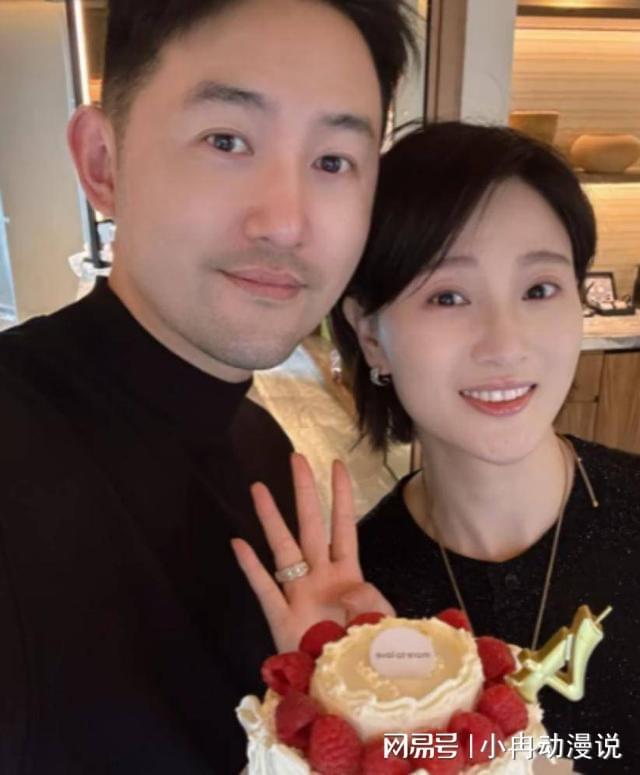 演员侯梦莎快生了!与老公毛毅海边挖蛤蜊挺超大孕肚模样大变(图9)