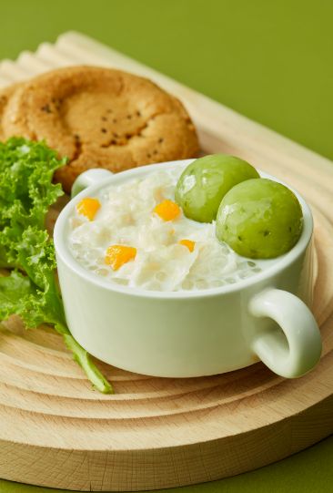 盒马、罗森纷纷布局！“一整颗”水果赛道闯入一家冻品巨头(图7)