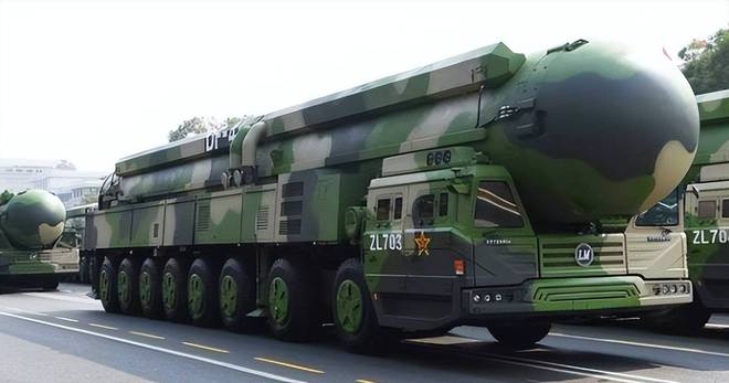 中国核王牌出新招？高铁秘密搭载东风-41导弹！美俄或沦为背景板(图5)