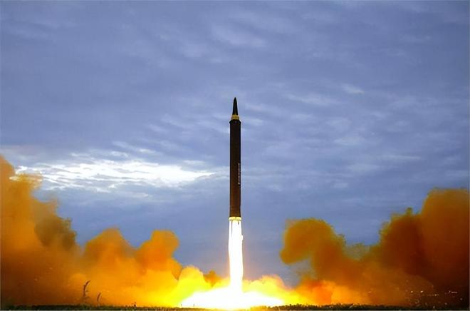 中国核王牌出新招？高铁秘密搭载东风-41导弹！美俄或沦为背景板(图4)