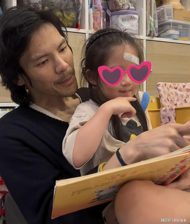 郭碧婷女儿在台北过5岁生日儿童城堡很小一桌普通点心待客(图10)