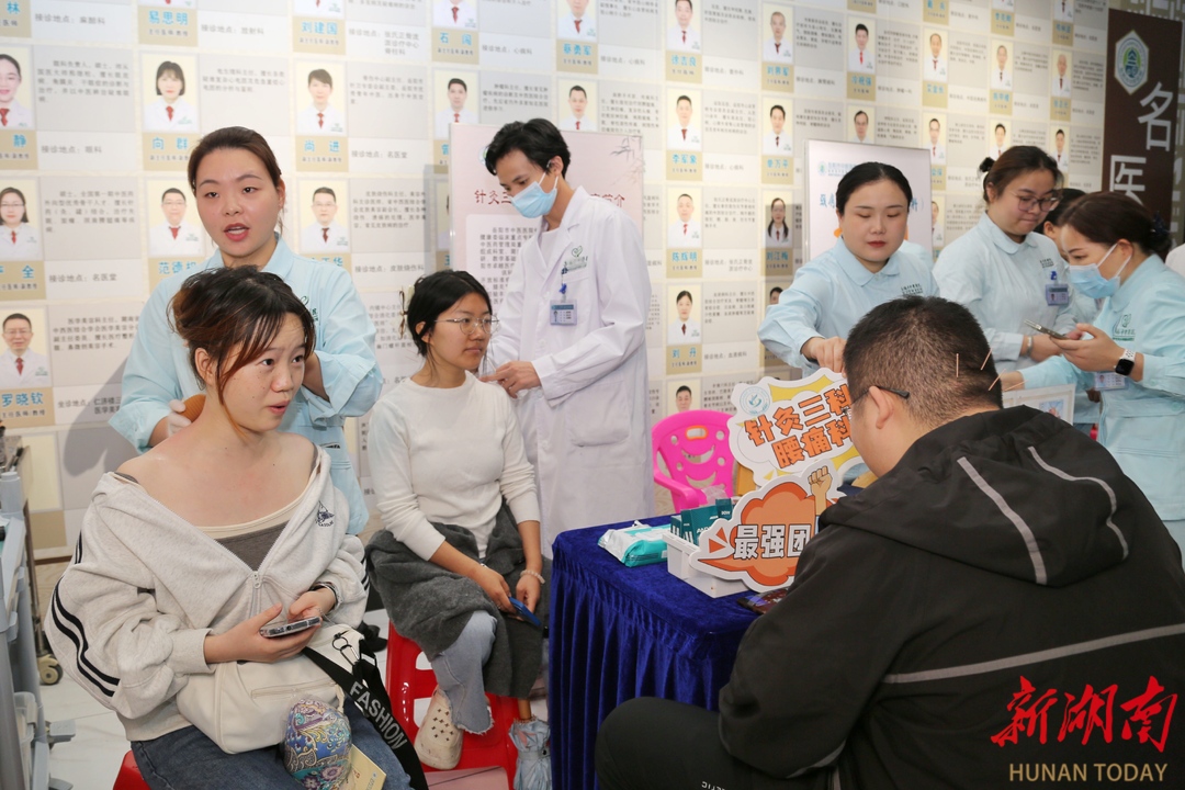 岳阳“中医健康夜市”何以持续火爆(图6)