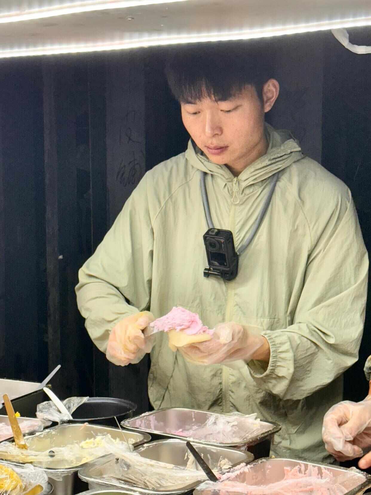 27岁小伙辞去月薪8000元工作摆摊卖麻糍日入破千(图2)