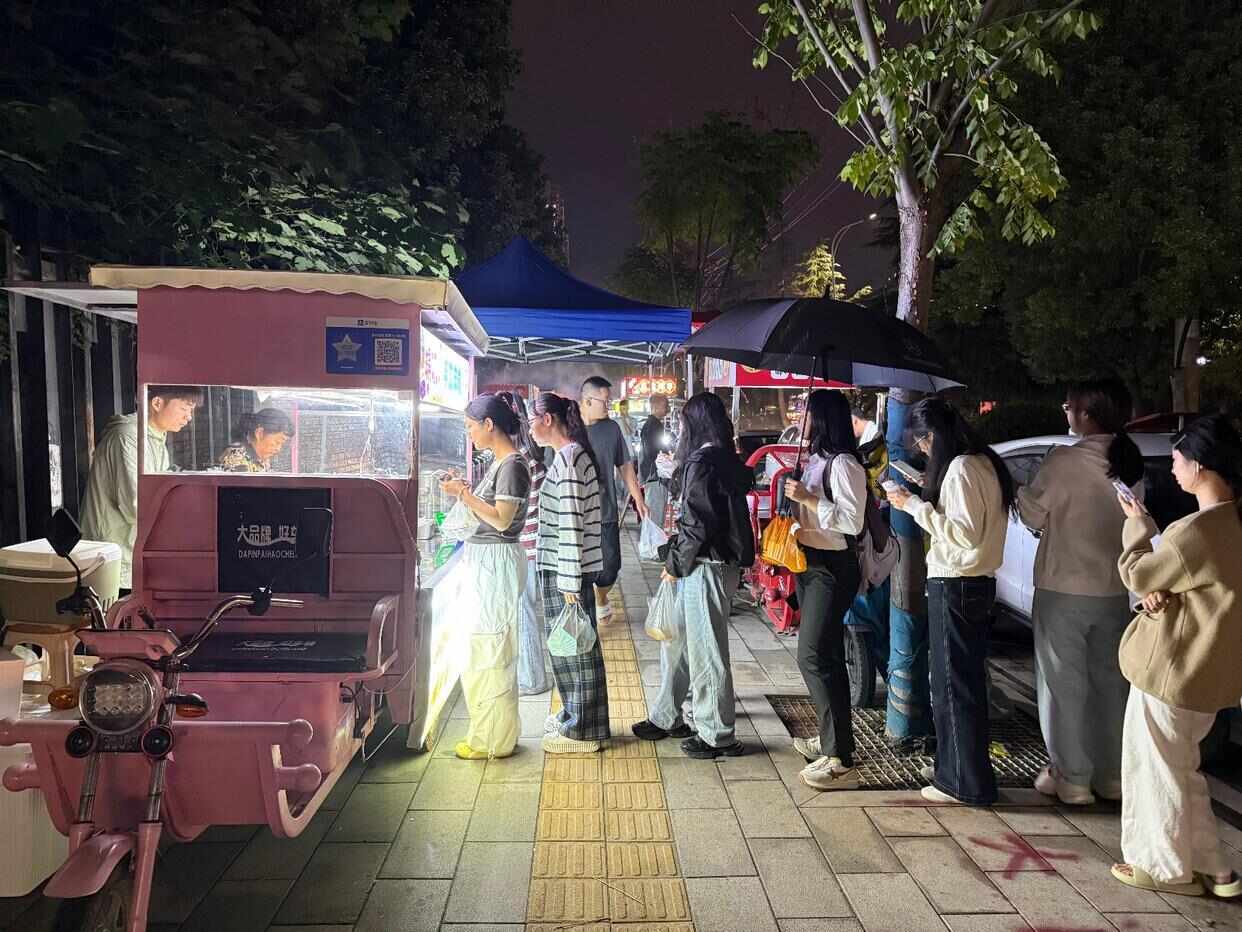 27岁小伙辞去月薪8000元工作摆摊卖麻糍日入破千(图5)