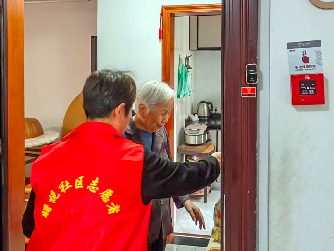 网络中国节·重阳|“冠军技艺”遇上“邻里温情”匠心烘培暖桑榆(图2)