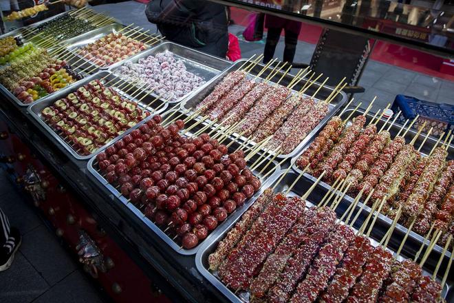 一串40元的奶皮子糖葫芦凭啥成了街头“爱马仕”？(图1)