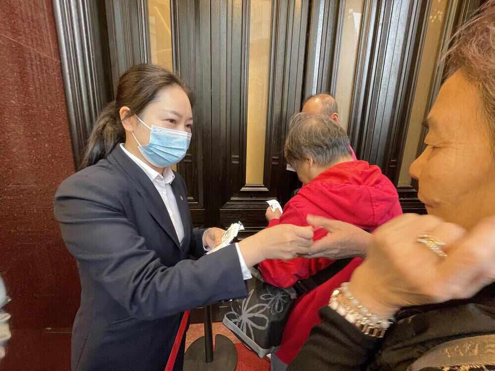 广州西关90年老字号茶楼原址焕新试业街坊一早排队霸头位｜记者走访(图3)