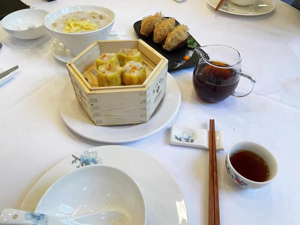 广州西关90年老字号茶楼原址焕新试业街坊一早排队霸头位｜记者走访(图5)