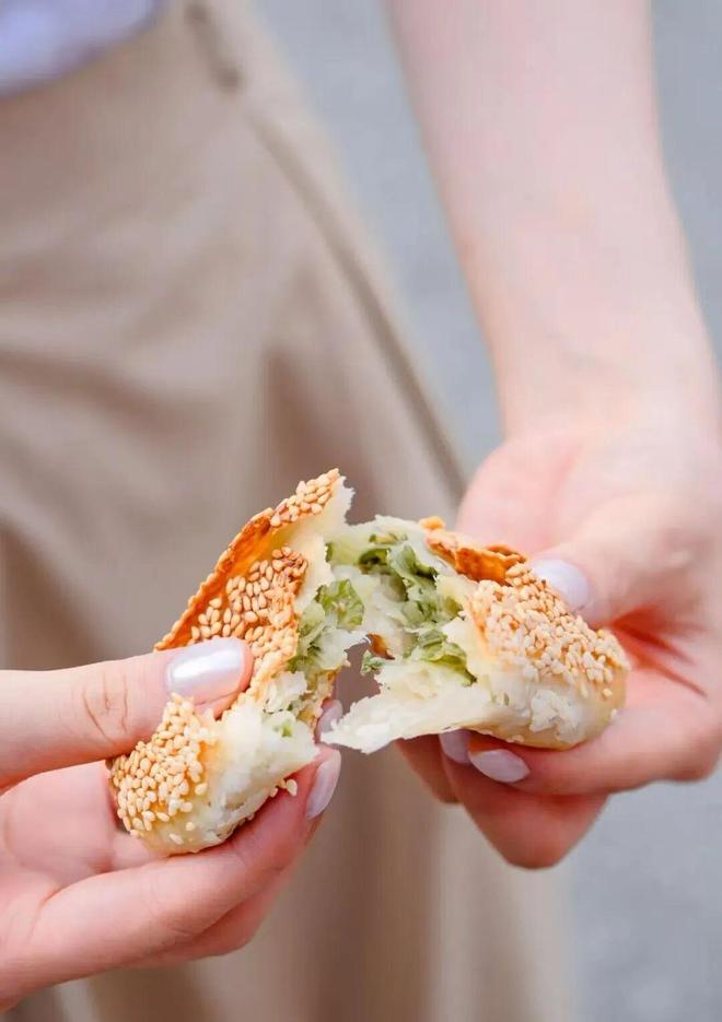 天天排长龙在苏州山塘街地铁口江南蟹壳黄店家只卖一道点心(图7)