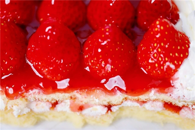 七鲜草莓盒子蛋糕重磅回归！定义今冬甜品新潮流(图2)