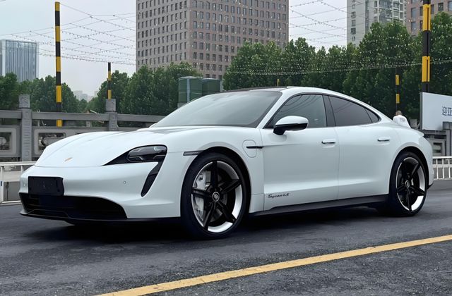 绿化带战神证明跑车真不是一般企业能做的年轻人上点心吧(图3)