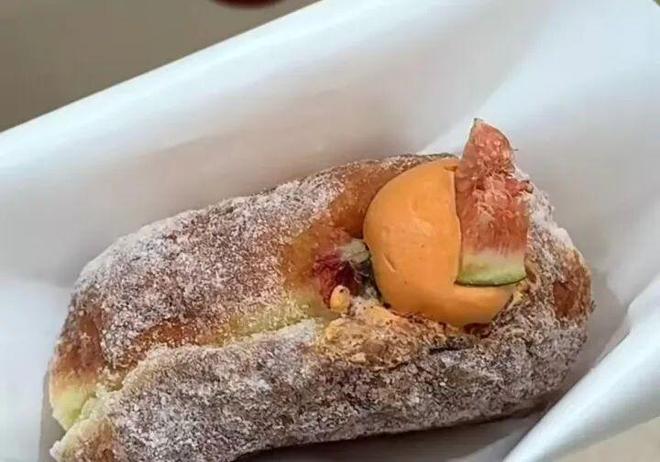 拖着箱子就冲进去排队2小时还不一定买得到！杭州人又看懵了……(图6)